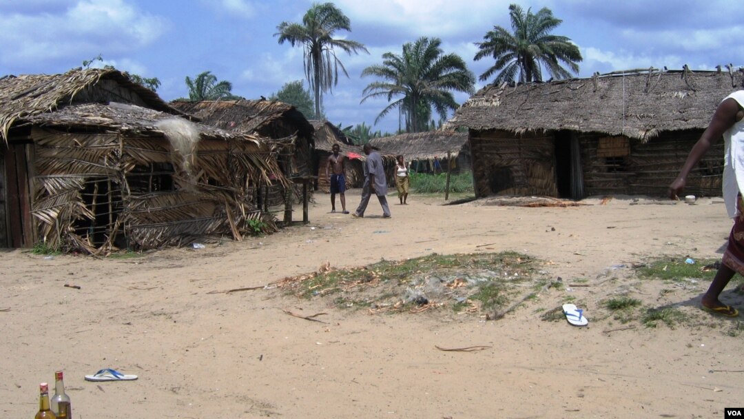 The Bakassi people live in small fishing settlements like this one. (VOA / S. Olukoya)