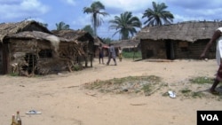 The Bakassi people live in small fishing settlements like this one. (VOA / S. Olukoya)