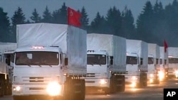 280 truk bantuan kemanusiaan Rusia meninggalkan Alabino, pinggiran Moskow untuk menuju ke Ukraina timur, Selasa (12/8).