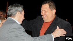 Prezidan kiben Raul Castro ak prezidan venezuelyen an Hugo Chavez nan Kiba