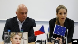 Các giới chức Liên hiệp châu Âu tẩy chay các sự kiện ở Ukraina để phản đối việc tống giam và đối xử với cựu thủ tướng Ukraina Yulia Tymoshenko
