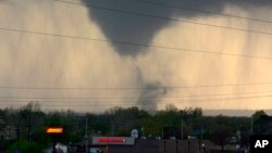 La zona norte de Oklahoma fue afectada por tornados el miércoles, 30 de marzo de 2016, causando por lo menos siete heridos.