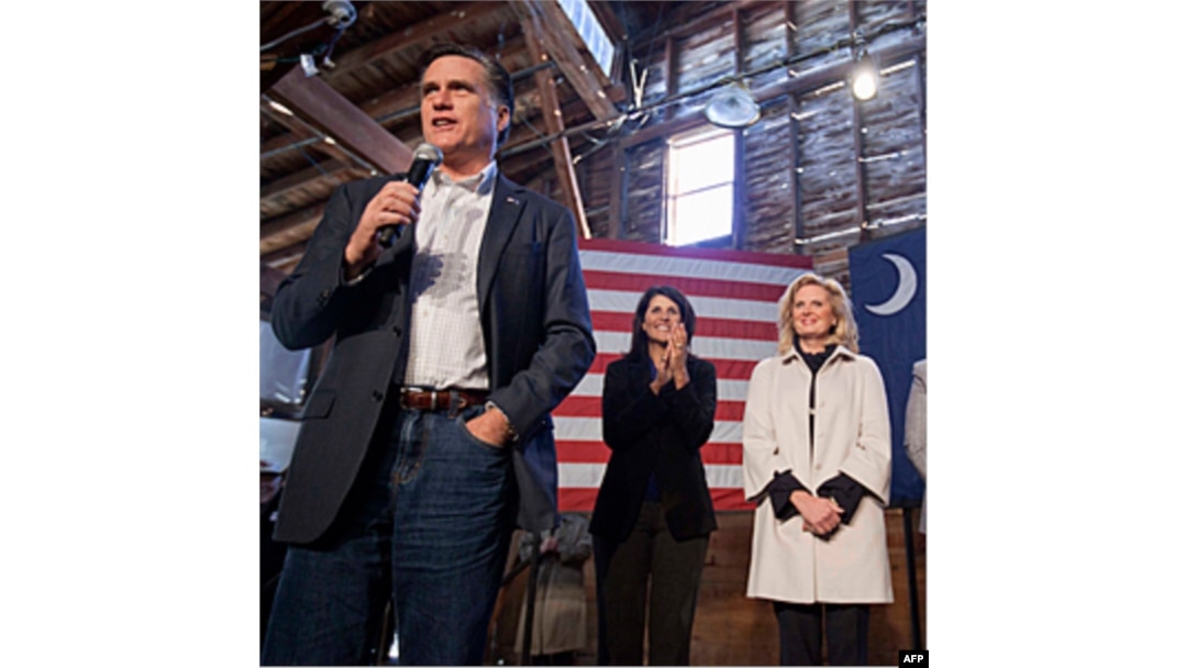 Porno filmlarni tomosha qiling: Xotin eri bilan jinsiy aloqa qilish uchun dostini olib keladi