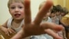Россияне протестуют против законопроекта запрещающего усыновление американцами