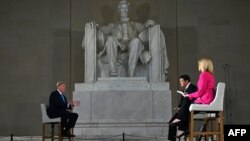 El encuentro comunitario del presidente Donald Trump fue de manera virtual en el monumento a Abraham Lincoln, en Washington D.C., el domingo 3 de mayo de 2020.