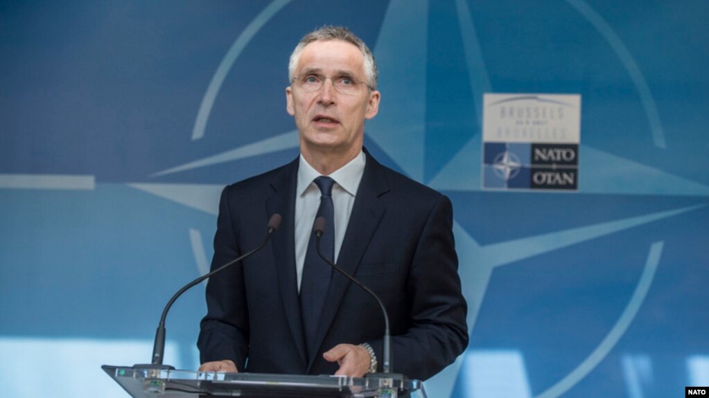 Stoltenberg: NATO nuk ka plane të dërgojë trupa brenda Ukrainës