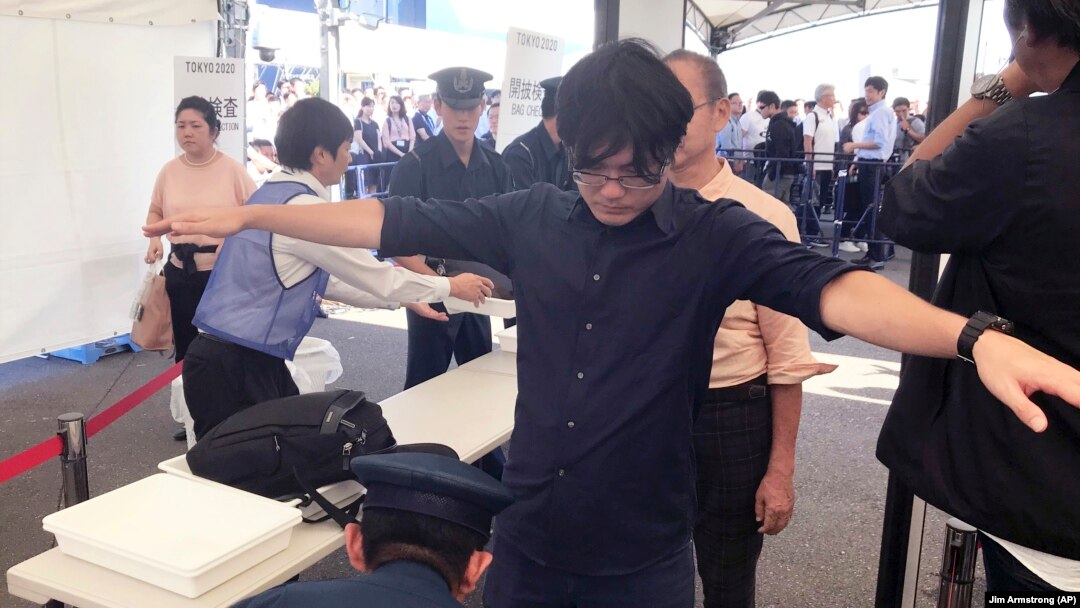 Olympic Volunteers Great Chance Or Exploitation