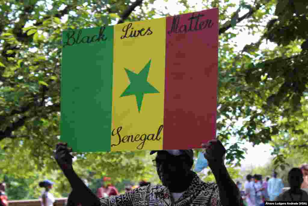 Manifestação da diáspora africana em Washington DC em solidariedade com o movimento Black Lives Matter.