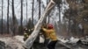 Спасатели проводят поиск останков жертв пожара «Кэмп», который уничтожил большую часть города Парадайз в Северной Калифорнии