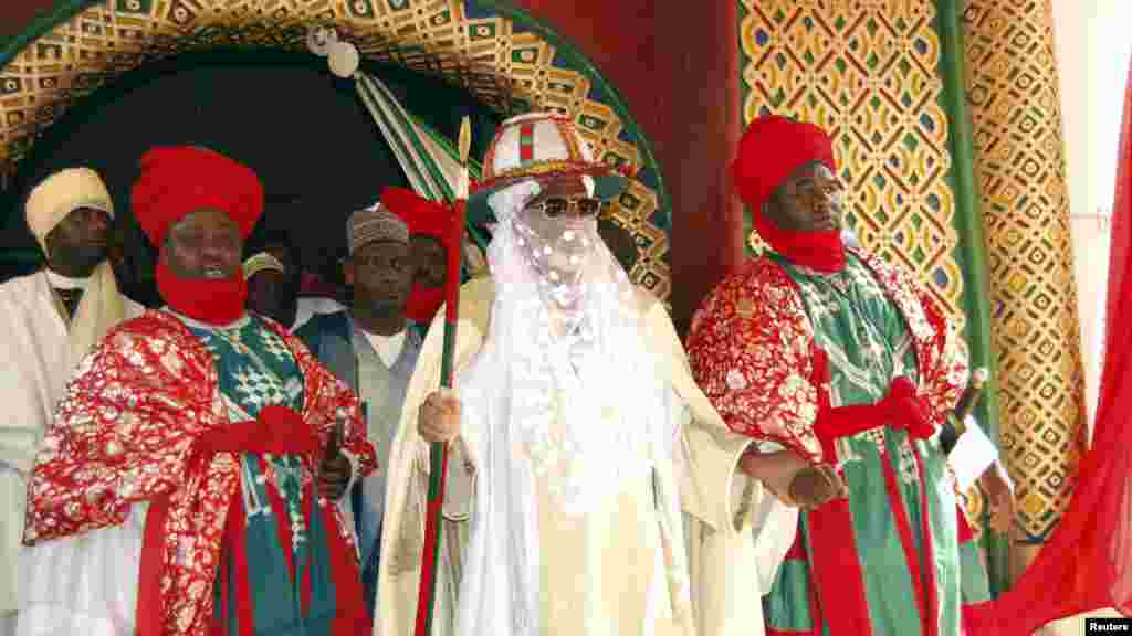 Emir of Kano, Alhaji Ado Bayero (C), attends an event marking his 50th year on the throne.