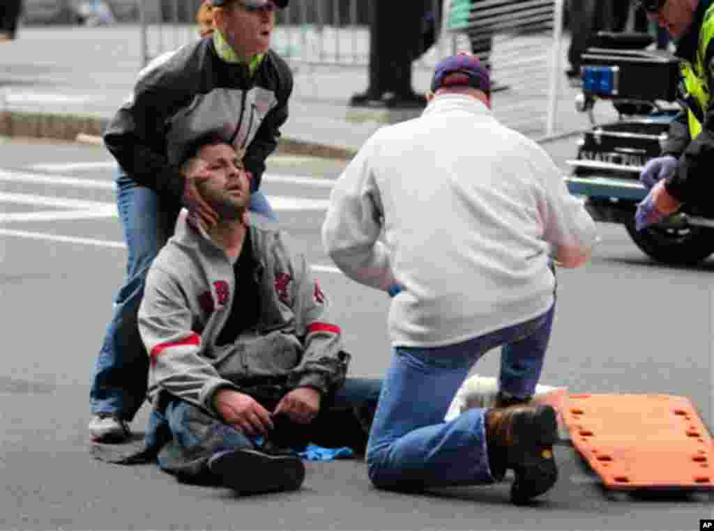 Qaraxyadii shalay lagu weeraray orodka caanka ah Boston Marathon.