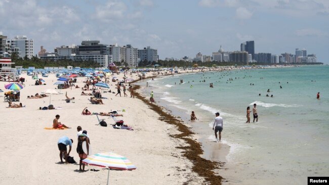Bãi biển South Beach tại Miami, Florida, mở cửa trở lại (ảnh chụp ngày 10/6/2020). 