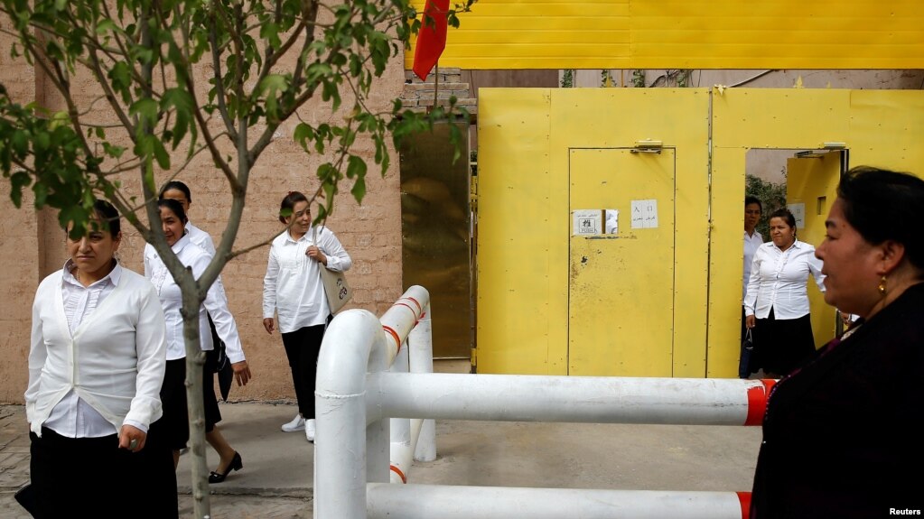中国女性权益观察：报道称新疆拘禁营女性遭受性侵