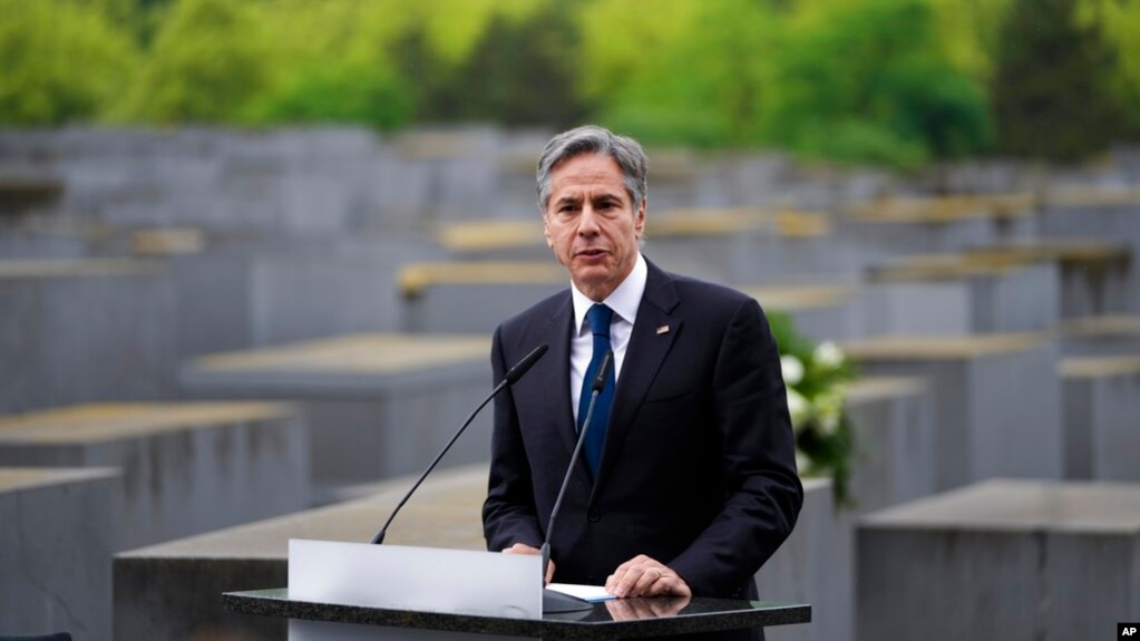 Энтони Блинкен у Мемориала убитым евреям Европы, Берлин, 24 июня, 2021 г.