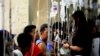 ซีเอ็นเอ็นรายงาน ชาวฟิลิปปินส์อย่างน้อย 11 คนเสียชีวิตหลังดื่ม 'เหล้ามะพร้าว'