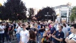 Serbia -- Protest against the protests against epidemiological measures due to coronavirus outbreak, in Nis, July 8, 2020.