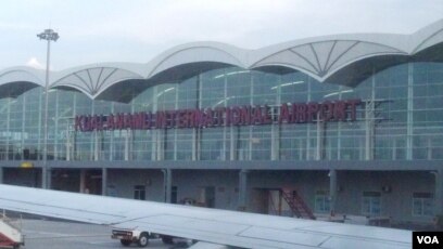 Penerbangan Tertunda Di Bandara Kualanamu Akibat Erupsi Sinabung