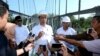 Presiden Joko Widodo didampingi Menteri PUPR Basuki Hadimuljono (kanan) meresmikan jembatan "Mangunsuko" di Magelang, Jawa Tengah yang seluruhnya dibangun oleh para Insinyur Sipil Indonesia (foto: ilustrasi). 