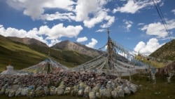 Officials forced Tibetans to stop Hosting Prayer flags in Qinghai