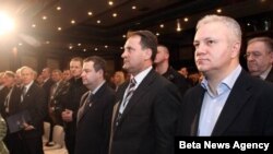 Ministar finansija i privrede Mladjan Dinkic, predsednik Saveza ekonomista Srbije Aleksandar Vlahović i premijer Srbije Ivica Dačić ocekuju pocetak Kopaonik biznis foruma.