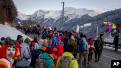 Manifestation contre le réchauffement climatique en marge du Forum économique mondial à Davos en Suisse, le 20 janvier 2020.