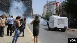 5일 터키 이스탄불의 반정부 시위 현장.