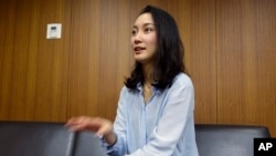 Shiori Ito menceritakan penyerangan seksual yang dialaminya dalam wawancara di Tokyo, 27 October 2017. (Foto: AP)