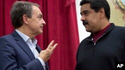 Maduro y el expresidente español, José Luis Rodriguez Zapatero conversaron sobre los avances del diálogo en el Palacio de Miraflores.