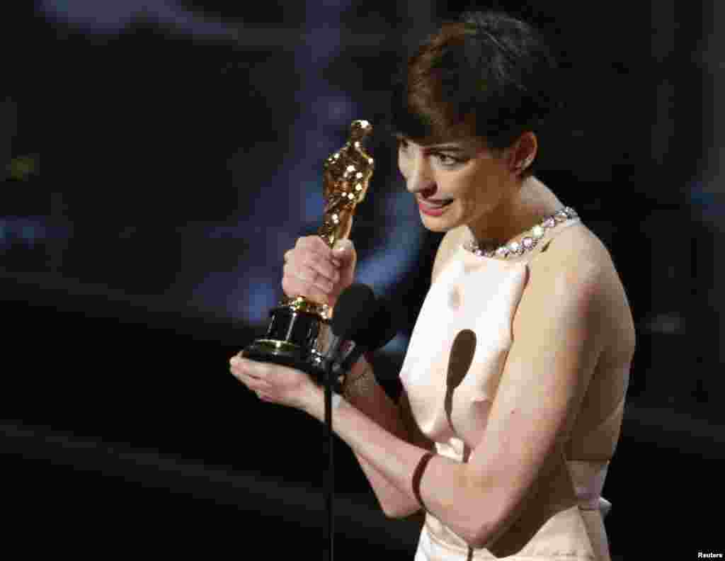 Anne Hathaway