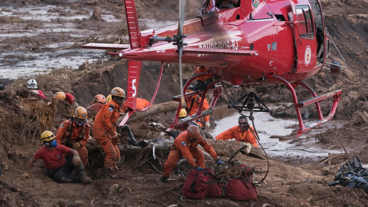 Rescuers Search in Deep Mud After Brazil Dam Breach, 65 Dead