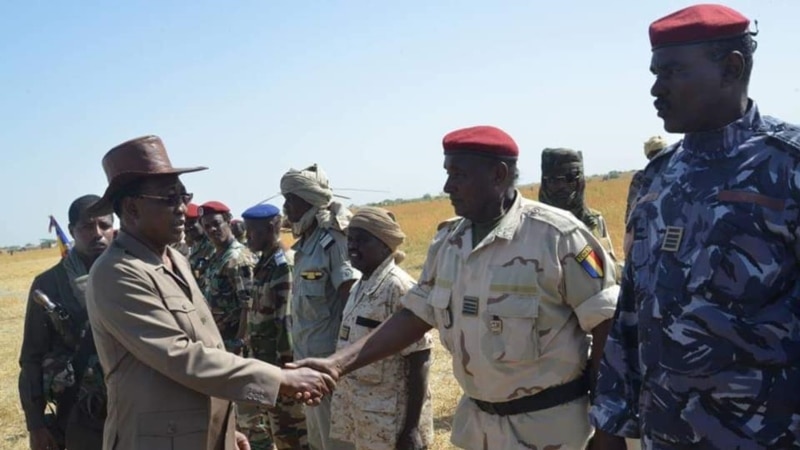 Le maréchal Haftar reçu au Tchad par le président Déby