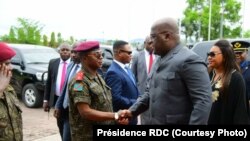 Présidence Tshisekedi apesi losako na baye ya mampinga na bolongwi na ye na Kinshasa mpo na kokende Bukvau, na Sud-Kivu, 7 octobre 2019. (Twitter/Présidence RDC)