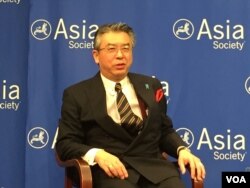 日本副外相杉山伸介参加亚洲协会“日本新安全姿态”讨论会 (美国之音方冰拍摄)