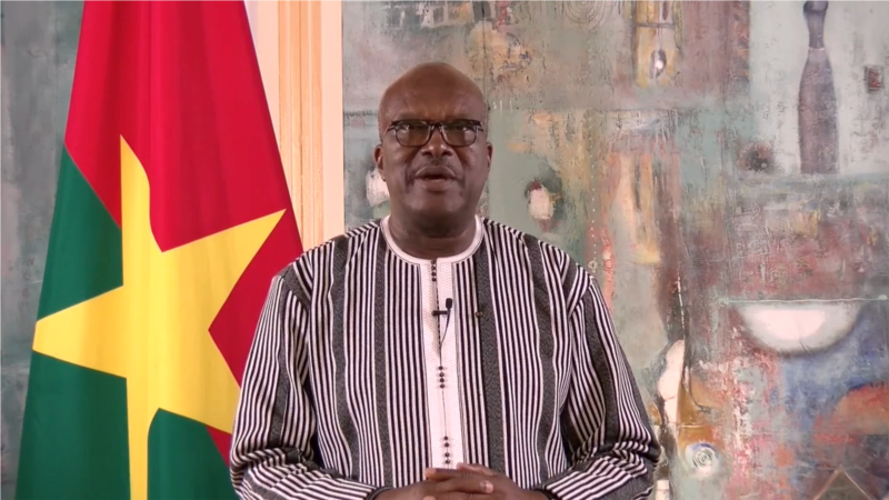 Le président Kaboré promet de s'attaquer à la corruption dans l'armée du Faso