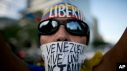 Protests Break Out in Venezuela After Top Court Muzzles Congress

