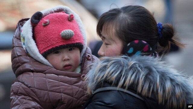 China anunció el fin de su política de un solo hijo para las familias y ahora permitirá tener dos.