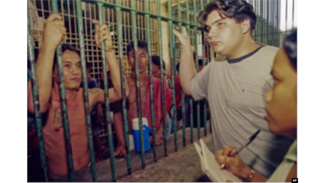 Paco Larrañaga, here at the BBRC jail in Cebu City, is accused of killing two sisters in the Philippines in 1997.