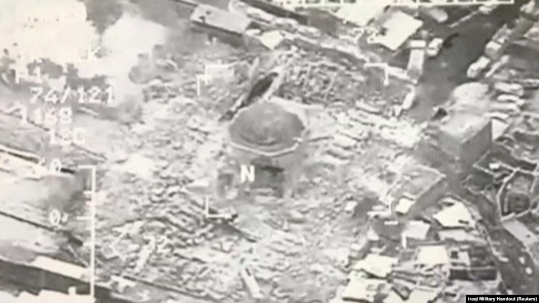 Una imagen tomada de un video muestra la destruida Gran Mezquita al-Nuri en Mosul, Irak, el 21 de junio de 2017.