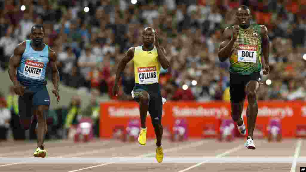 Bolt confirme sa suprématie devant Kim Collins de Saint-Kitts-et-Nevis, et Nesta Carter de la Jamaïque lors de la Ligue d&rsquo;athlétisme des diamants au stade olympique reine Elizabeth, à Londres le 26 juillet 2013.