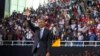 美國總統奧巴馬星期天結束對肯尼亞的訪問之前，在內羅畢郊外一個體育場發表重要講話。
