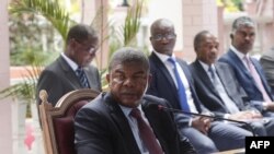 Perezida Joao Lourenco agirana ikiganiro n'abanyamakuru akimara gutorwa.