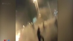 ویدئوی ارسالی مخاطبان برای صدای آمریکا، منتسب به درگیری شدید در کوت عبدالله شب ششم اعتراضات خوزستان، ۲۹ تیر ۱۴۰۰ 