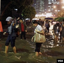 Jakarta perlu belajar dari Jepang bagaimana memberdayakan kekuatan masyarakat, seperti volunteers (sukarelawan) saat mengatasi bencana.