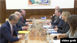 Lider Evropske narodne partije (EPP) Manfred Veber tokom razgovora sa predsednikom Srbije i Srpske napredne stranke Aleksandrom Vučićem, u Beogradu, 2. decembra 2019.