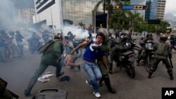 Tres mil 408 personas fueron detenidas durante las protestas iniciadas en febrero, según la ONG Foro Penal Venezolano.