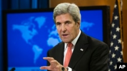 Menteri Luar Negeri AS John Kerry berbicara dalam konferensi pers di kantornya di Washington, D.C. (5/1). (AP/Cliff Owen)