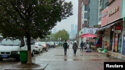 Las calles de la ciudad de Wuhan, donde apareció el nuevo virus en China, prácticamente desiertas el 27 de enero de 2020.