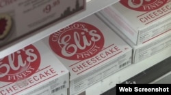 Những hộp bánh phó-mát của công ty Eli.