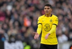 Thiago Silva na Chelsea ya mayar da martani yayin wasan kwallon kafa na gasar Premier ta Ingila tsakanin West Ham United da Chelsea a filin wasa na London da ke Landan, Asabar, 4 ga Disamba, 2021.