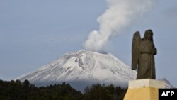 Le Popocatepetl, aux environs de Mexico City